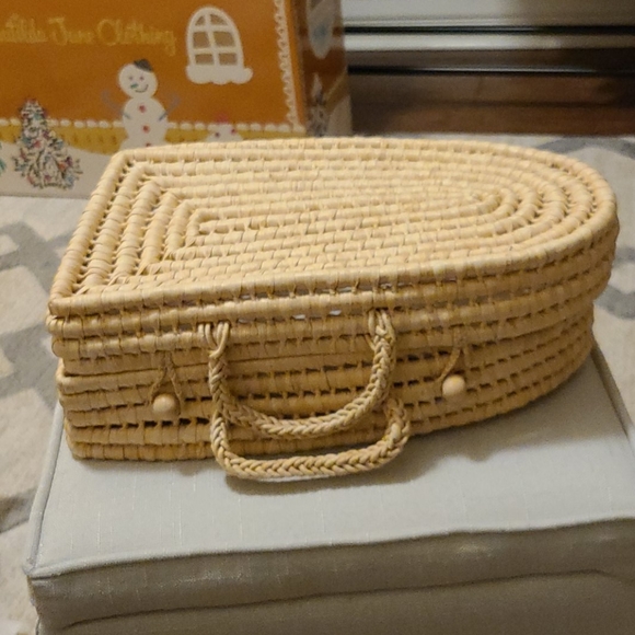 Wicker Basket Babydoll Toy Storage Carry on - Picture 7 of 11